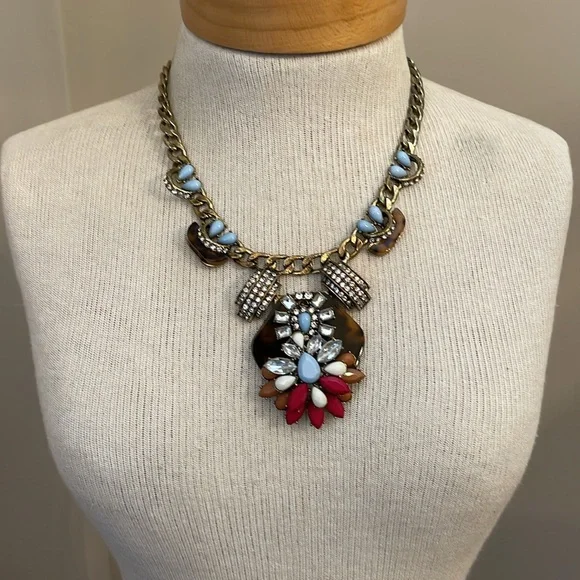 Simple Addiction Antique Gold Statement Necklace - Picture 14 of 16